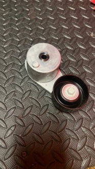 Купити 999545a silverado chevrolet натягувач ремінь 14r- новий, фото thumb