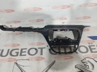 Купить Защита заглушка usb корпус peugeot 3008 ii 5008 ii оригинал 9810274277, фото thumb