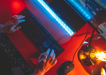 НАБОР ИГРОВОЙ КЛАВИАТУРЫ И МЫШИ со светодиодной RGB ПОДСВЕТКОЙ ДЛЯ ГЕЙМЕРОВ