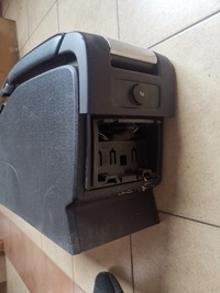 фото thumb №5, Volvo v70 s80 - подлокотник крышка шторка