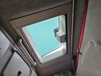 фото thumb №1, Люк скляний електричний iveco stralis