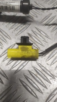 Bmw x1 f48 піропатрон капот піротехнічний правий перед передній 7300582 Зі Шроту, фото thumb