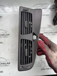 фото thumb №1, Решётка обдув средняя volvo s60 i 3409374