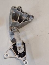 фото thumb №1, Mercedes w176 кронштейн опора двигателя a2462401109 a2462400809