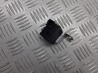 фото thumb №3, Реле toyota corolla verso 2.2 d4d 86650-13010