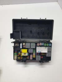 фото thumb №1, Коробка запобіжників dodge nitro 04692235ag