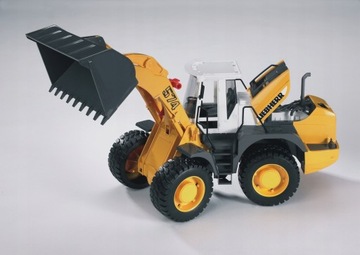 Колесный погрузчик Liebherr L 574 BRUDER 02430 Серия Profi 1:16