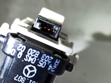 фото thumb №11, Mercedes-benz c w203 2004 зад сторона правая панели управление, переключатели