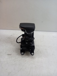 фото thumb №1, Домкрат ручка переключения передач audi a4 b9 8w1713041q