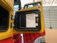 фото thumb №2, Крышка багажника бардачка дверца mercedes actros mp4 mp 4