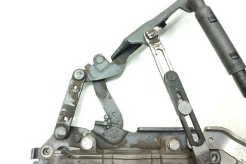 фото thumb №8, Левый петля капота bmw 5 f10 7191049 2.5l бензин 150kw 2011