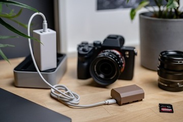 Аккумулятор Newell LP-E6NH USB-C для Canon