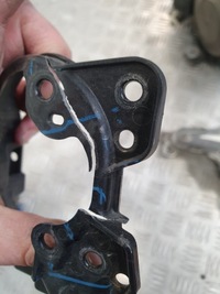 фото thumb №10, Mazda 3 iii lift 2017-2019 противотуманная фара правый рамка кронштейн bane-51684