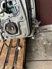 фото thumb №9, Двері ліві передні mitsubishi pajero iii 5d планка