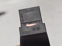 фото thumb №4, Volkswagen лампа освещение салона 3b0947415b