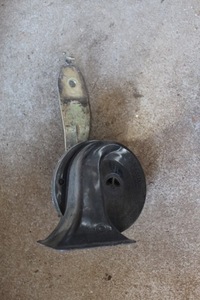 фото thumb №1, Mazda 5 lift 2012 сигнал звуковой клаксон