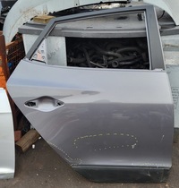 фото thumb №1, Двері праве задні задня молдинг hyundai ix35 оригінальний номер eu