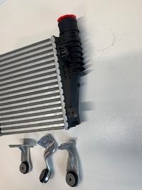 фото thumb №3, Citroen c4 picasso ii интеркулер новый з креплениями комплектный