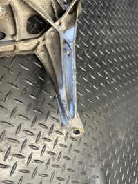 фото thumb №7, Кронштейн підпора двигуна права audi a8 d4 4.2 tdi cds 4h0199308am