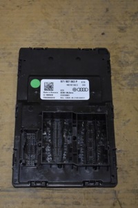 фото thumb №1, Модуль комфорту bcm1 porsche taycan 1