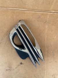 фото thumb №1, Infiniti q70 решётка хром галоген бампера правая 62256-4am2a