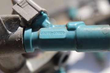 фото thumb №12, Планка впрыскивающий форсунки toyota yaris i 1.0 vvti 23250-23020