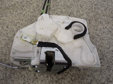 фото thumb №5, Suzuki splash 08-14 замок двері переднє правий