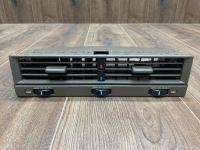 Купить Решётка средняя запчасти mercedes-benz оригинальный номер 1298300654, фото thumb