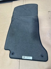 фото thumb №6, Килимок правий перед amg, передній mercedes c klasa w205 de europa