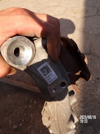 фото thumb №5, Поворотна опора важелі audi e-tron