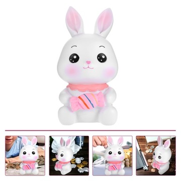 ДЕВУШКА ПОДАРИТ НАСТОЛЬНЫЕ ИГРУШКИ ИГРУШКИ КРОЛИКА