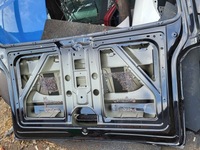 фото thumb №15, Кришка багажника задня задня багажника емблема vw caravelle multivan vi t6 оригінальний номер czarna