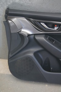 фото thumb №2, Subaru xv ii crosstrek ii обшивка двері правий перед
