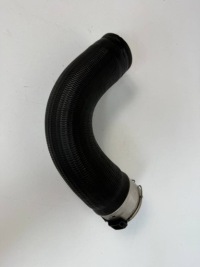 Купить Volvo v60 ii t8 2022 пабтрубок  шланг труба интеркулер 31657761, фото thumb