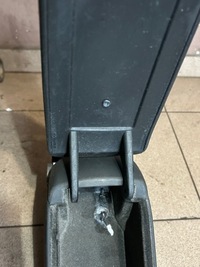 фото thumb №10, Підлокітник czarna шкіра audi a6 c5