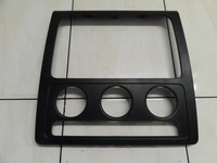 фото thumb №1, Vw caddy maxi iii 2010 рамка корпус радио 2k0858061b