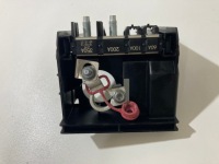 фото thumb №1, Chevrolet camaro vi 2016+ клемма плюсовая аккумулятор 84024856