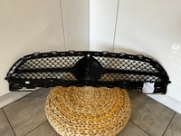 фото thumb №10, Mercedes w206 c klasa 2021- решётка радиатора amg значок kompletny jak новый камера