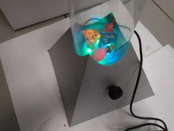 LAMPA PODŁOGOWA DIREKT AVA KOLUMNA WODNA Z RYBKAMI LED