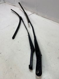 фото thumb №1, Дворники перед audi a7 c7 2013r комплект