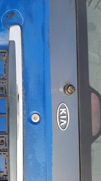 фото thumb №5, Задняя крышка kia carnival 02r