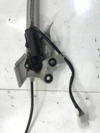 фото thumb №2, Направляющая шторка mercedes w212 kombi a2128203042