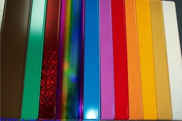 Czarna tablica tłoczona na zamówienie TWÓJ NAPIS