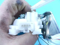 фото thumb №5, Замок крышки задняя 4pin mitsubishi space star 12-20