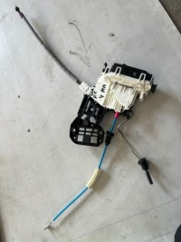 фото thumb №1, Mercedes gla lift 17-19 w156 x156 замок двері правий задня 4 pin