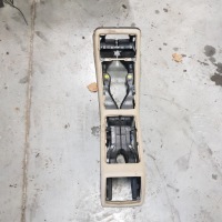 фото thumb №1, Панель средний туннель корпус кремовый audi a8 d3