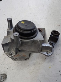 фото thumb №1, Кронштейн кронштейн renault koleos ii 2