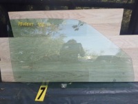 фото thumb №1, Peugeot 106 стекло боковая дверь передняя перед правая