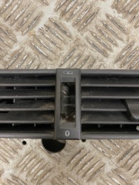 фото thumb №4, Решітка обдув середня mercedes w124 coupe