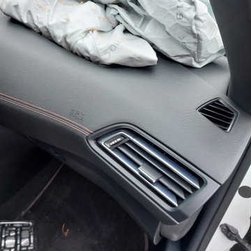 фото thumb №6, Peugeot 308 ii t9 gt панель роздавальна шкіра червоний przeszycia